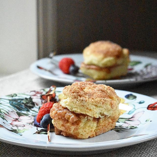 Cinnamon Biscuits with Cinnamon Butt