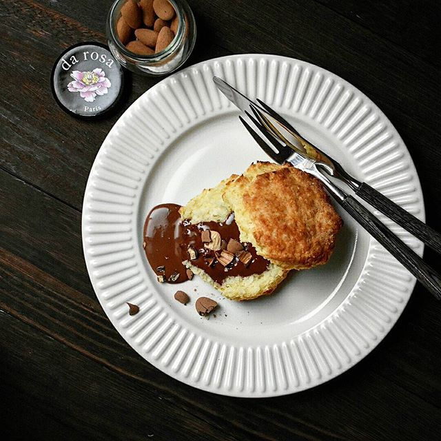 Biscuit & Chipotle Choco Sauce