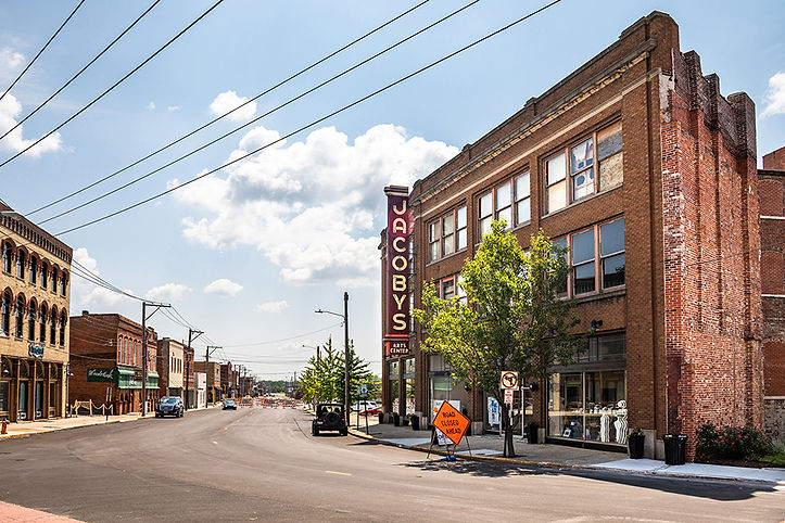 15_Jenna Carlie Photo_Jacoby_627 East Broadway_Alton_May 2019_Exterior_Facing East.jpg
