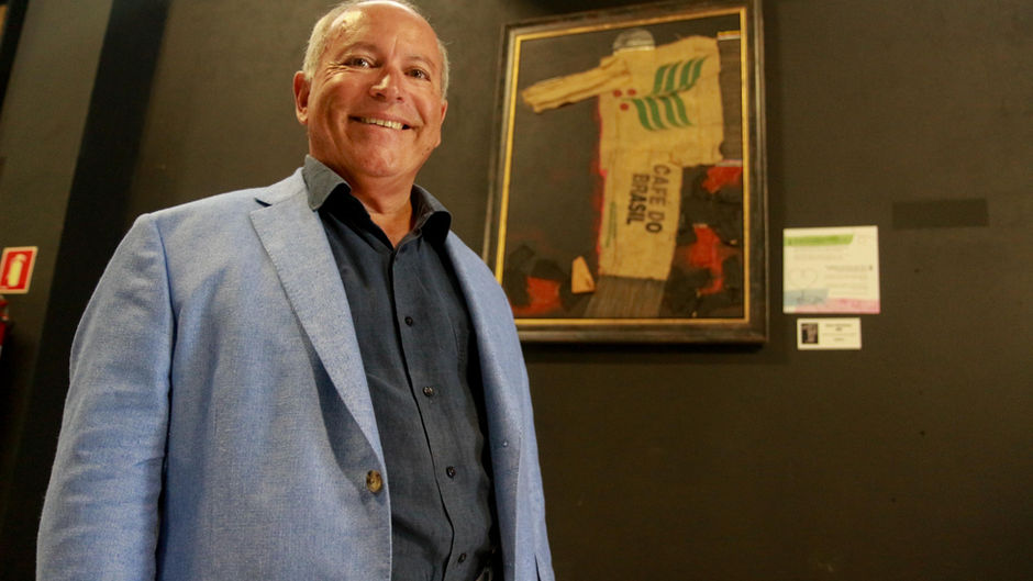 Artista português apresenta exposição sobre o crucifixo no Memorial da Devoção