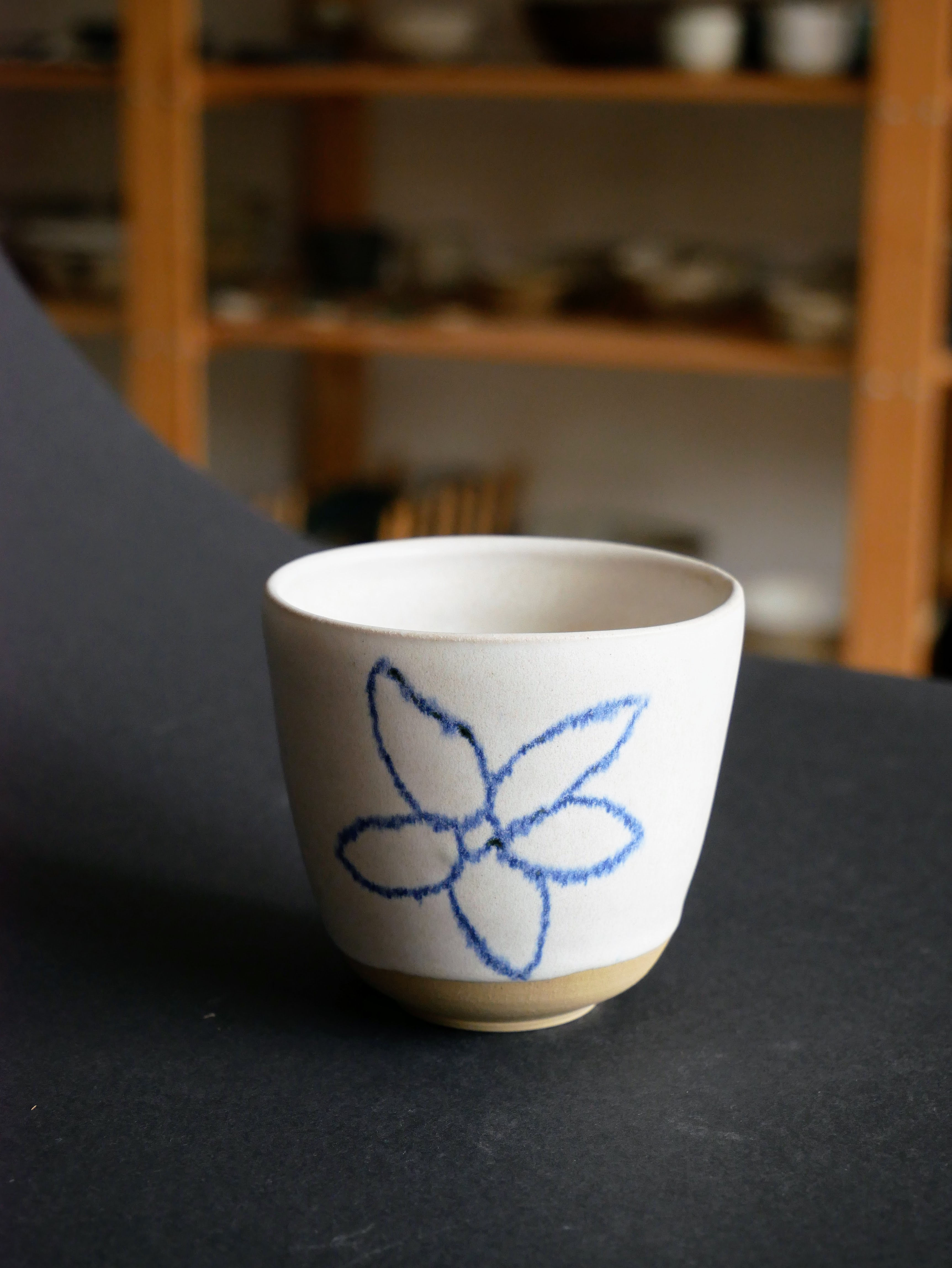 Kalíšek s kytičkou