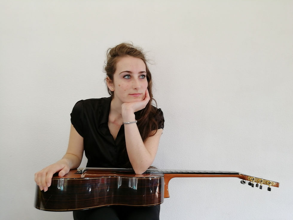 Idoia Aparicio (guitarra)