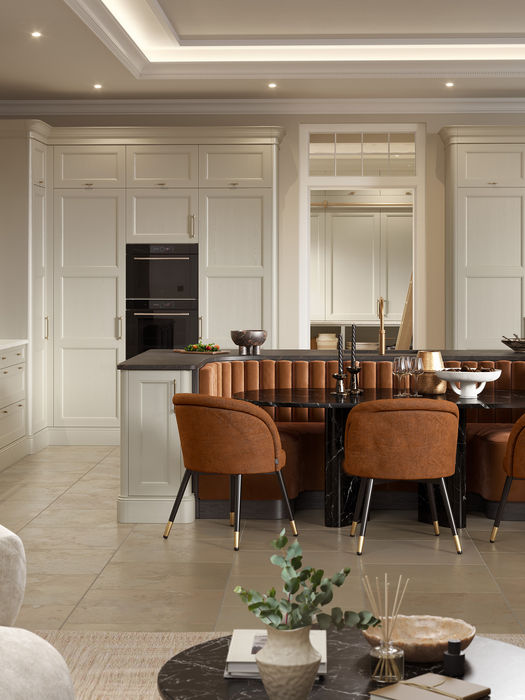 Lawrenson kitchen in Cannon Black by Potters Interiors in Gravesend.