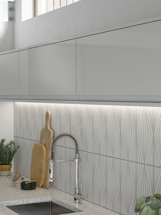 Strada Gloss kitchen in Light Grey by Potters Interiors in Gravesend.