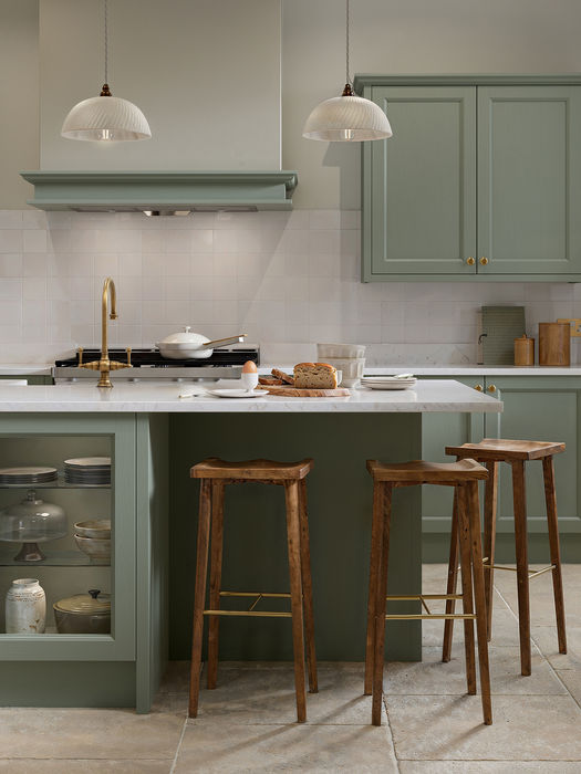 Pembridge kitchen in Reed Green by Potters Interiors in Gravesend.