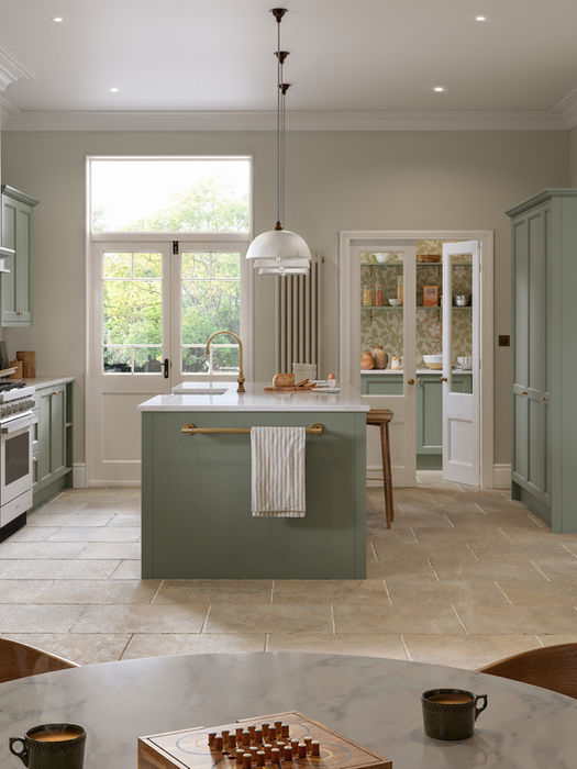 Pembridge kitchen in Reed Green by Potters Interiors in Gravesend.
