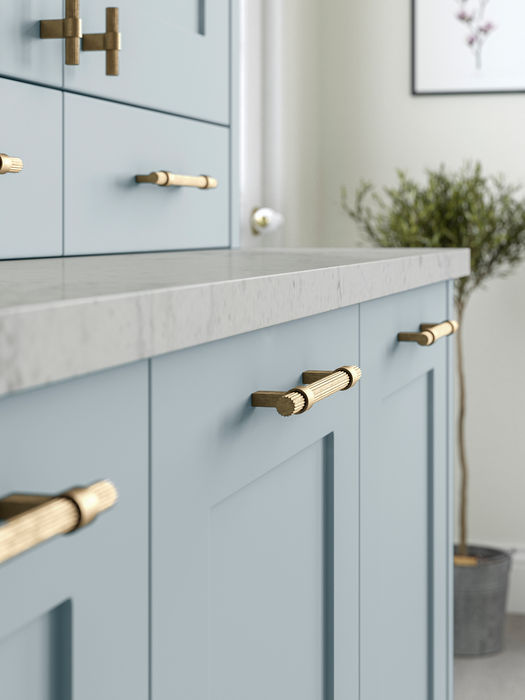 Georgia kitchen in Pantry Blue by Potters Interiors in Gravesend.
