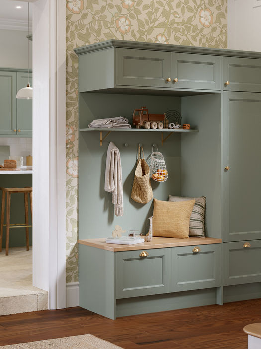 Pembridge kitchen in Reed Green by Potters Interiors in Gravesend.