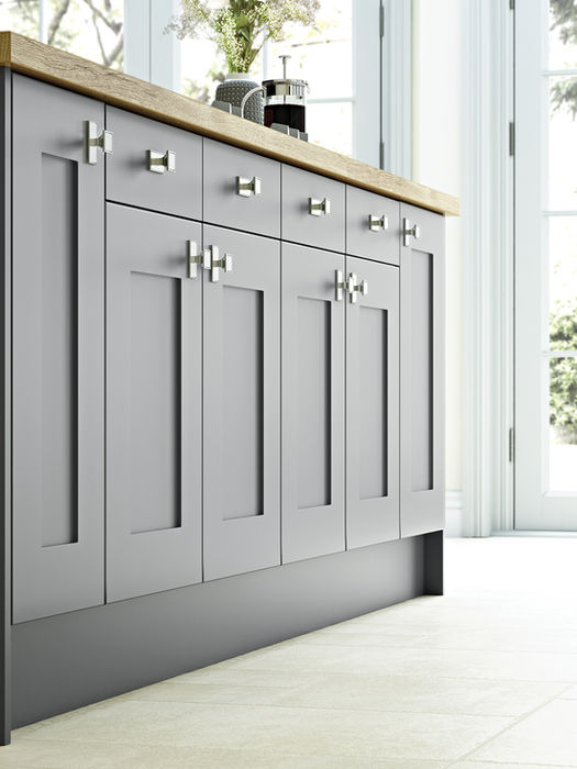 Georgia kitchen in Porcelain and Graphite by Potters Interiors in Gravesend.