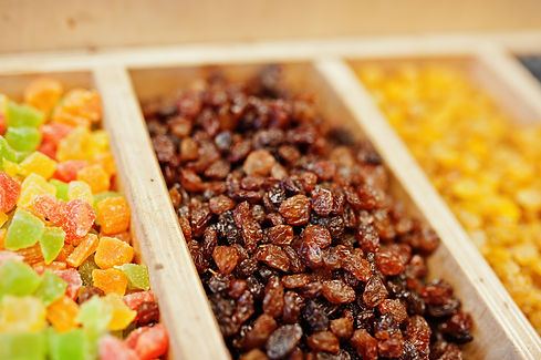 raisins-candied-fruits-shelf-supermarket-grocery-store.jpg