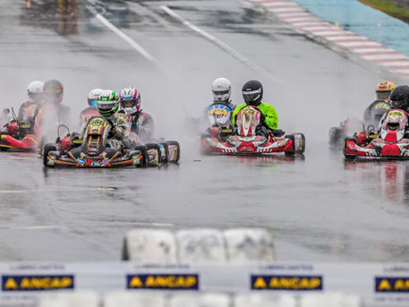 Las chicas y los chicos: Gran Copa ANCAP del karting nacional, en Mercedes