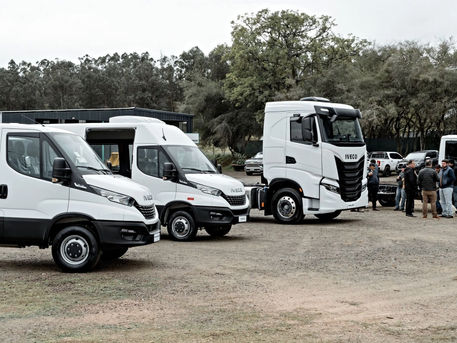 Iveco presentó sus vehículos en Minas, con test drives para conocerlos de primera mano