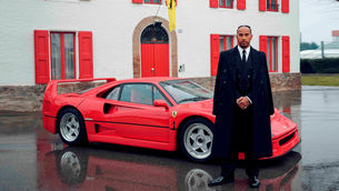 Lewis Hamilton llegó a Maranello y comienza su etapa deportiva con la Scuderia Ferrari