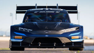 El Ford Mustang Mach-E triunfa en la clásica subida de montaña Pikes Peak de Estados Unidos