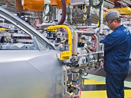 Los directivos de Stellantis y Volkswagen se unen y piden un bono "Made in Europa"