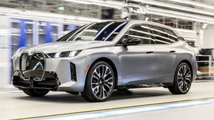 BMW actualiza su Sport Activity Vehicle iX eléctrico