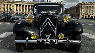 En la previa del Retromobile de París, presenciamos el desfile callejero de autos clásicos