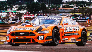 Automovilismo local: gran final en El Pinar con exhibición de Mauricio Lambiris y su Mustang