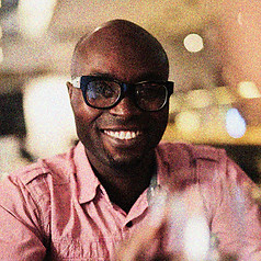 1.Happy-man-in-wine-bar-388995 copy.jpg