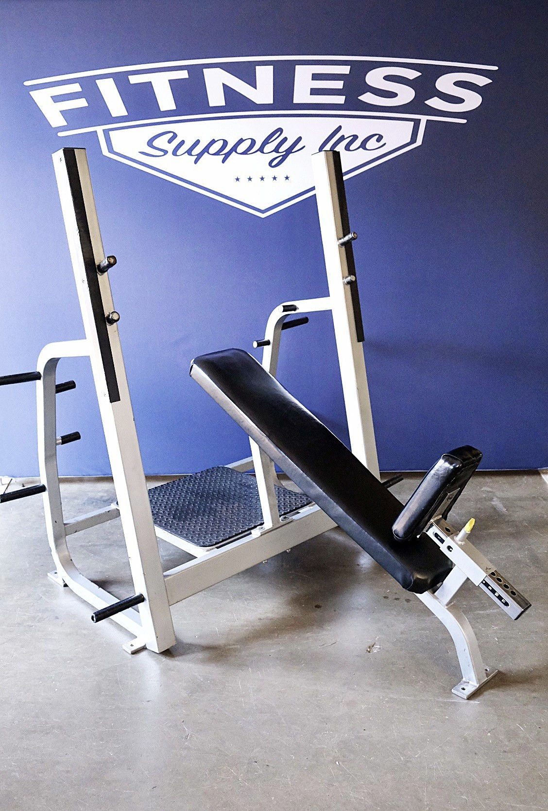 Olympic Incline Bench w/ Weight Storage