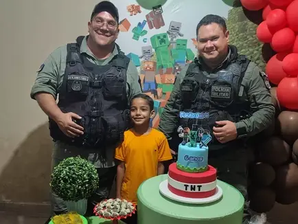 Policiais do 15º bpm participam
de festa de aniversário em
são bento do una