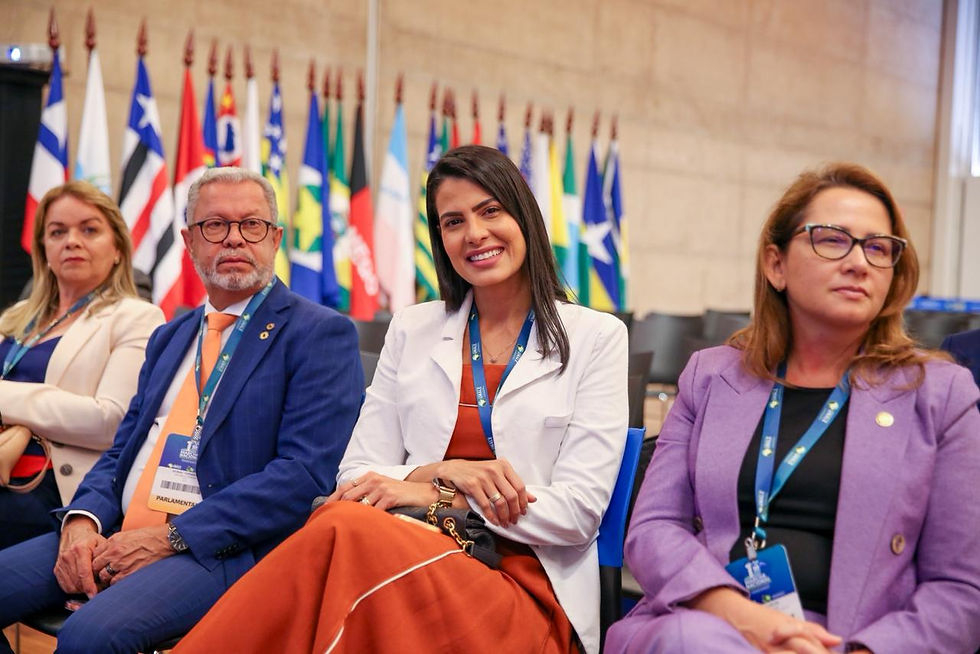 A Voz do Agreste no Planalto
Central: Débora Almeida
participou da 1ª Marcha Nacional
dos Deputados Estaduais em
Brasília