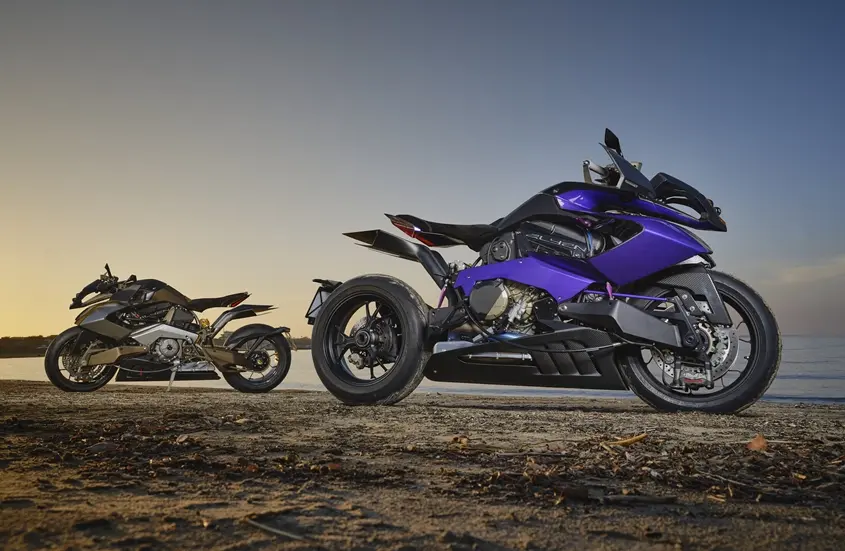 Vyrus Alyen Blends Carbon Fiber Innovation With Ducati Panigale Power
