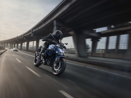 BMW unveils the powerful new R1300R boxer twin roadster, shares engine with the most recent R1300GS