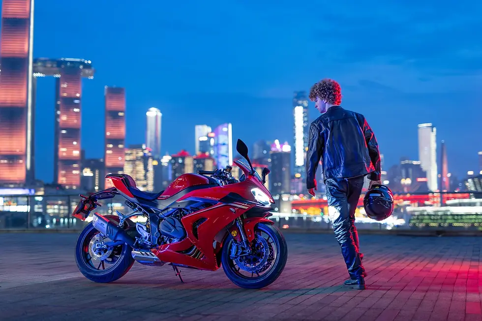 A 120bhp SRK 800 RR Sportsbike Will Be Sold by QJMotor in the UK for £6,999 Plus OTR Fees