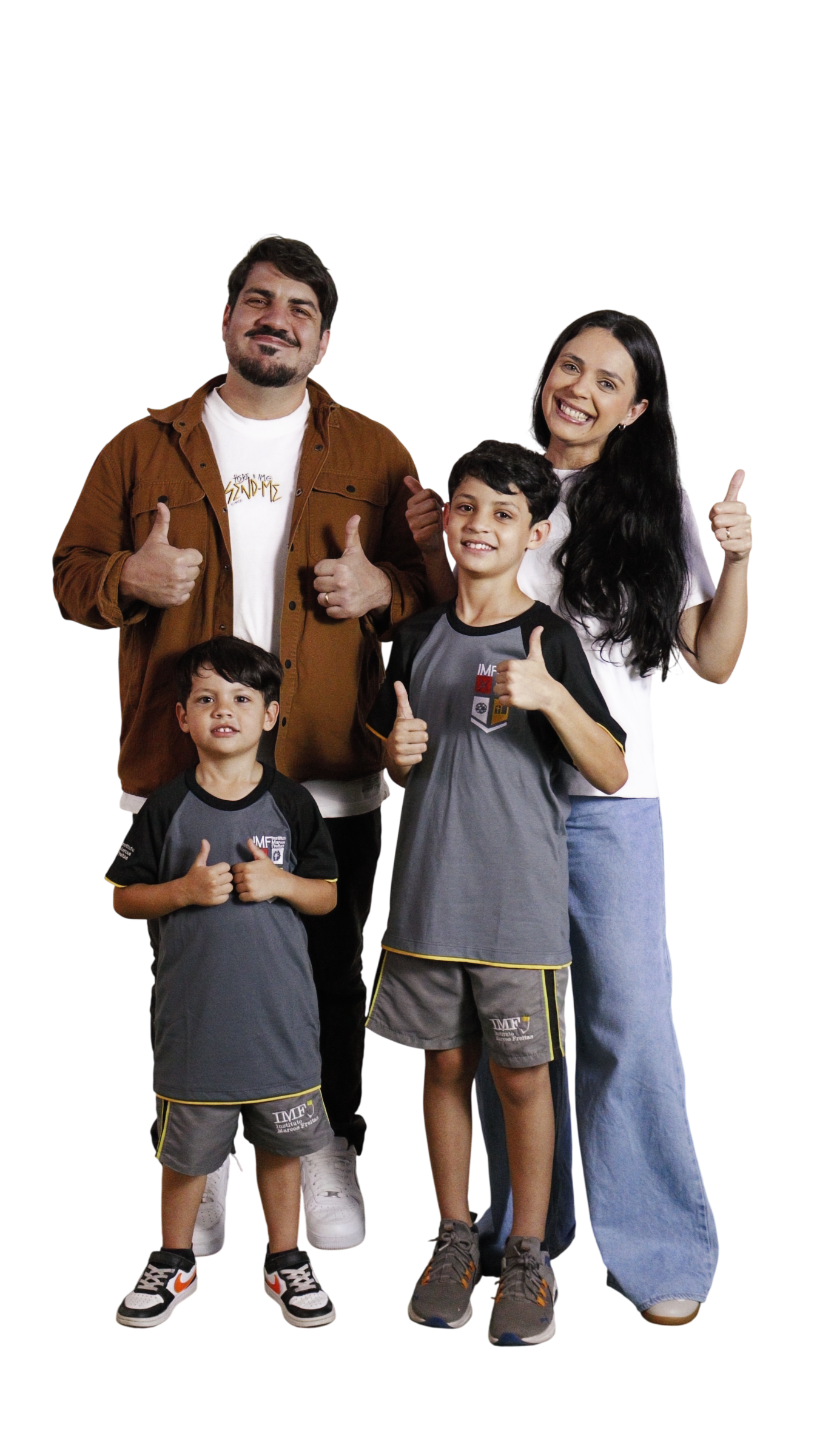 Guilherme e Raquel Nascimento com os filhos