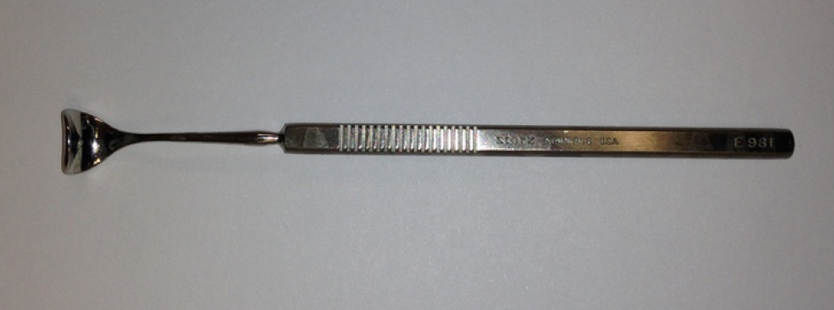 Eyelid Retractor