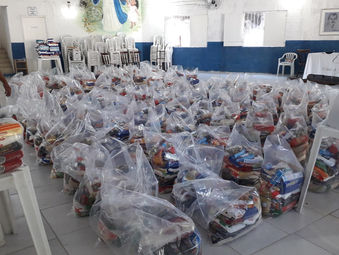 Cestas básicas na Casa de Fátima - Rio de Janeiro.
