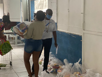 Cestas básicas no bairro de Sepetiba - RJ