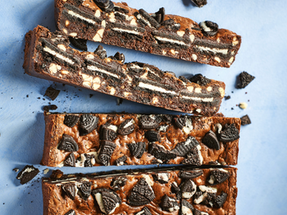 Fitwaffle’s Cookies and Cream Stuffed Brownies Recipe
