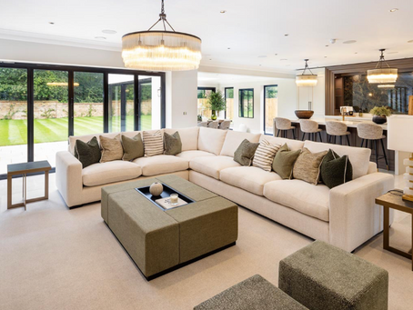Transforming Your Residence: Bold Living Room Decor Concepts to Experiment With