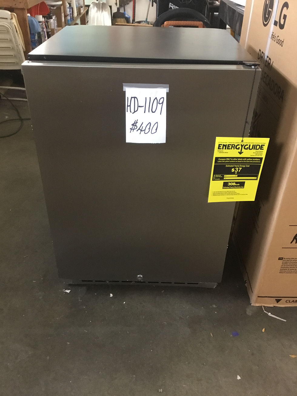1109.....EdgeStar 24 Inch Wide 142 Can Built-In Beverage Cooler