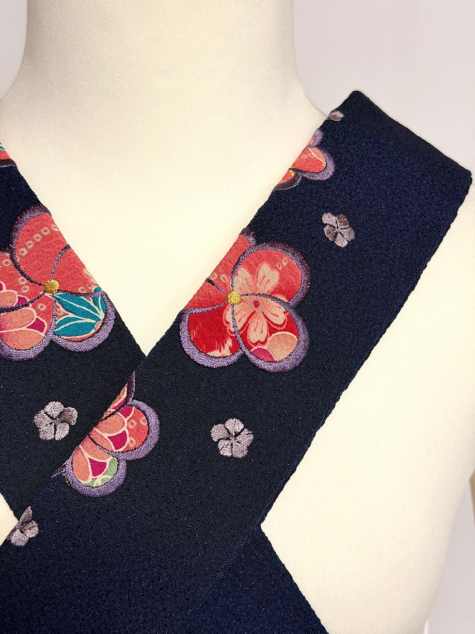 サムネイル： 女形衿＊刺繍