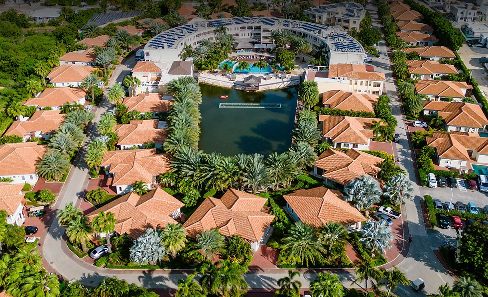 Acoya resort Curaçao Day pass passe journalière passe d'un jour accès resorts tout inclus prix. profiter d'une journée ensoleillée dans un complexe hôtelier à Curaçao, avec accès à une piscine et une plage grâce à un day pass passe journalier.