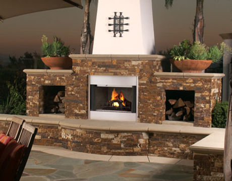 LX_Indoor_Outdoor_Fireplace_2_Photo.jpg