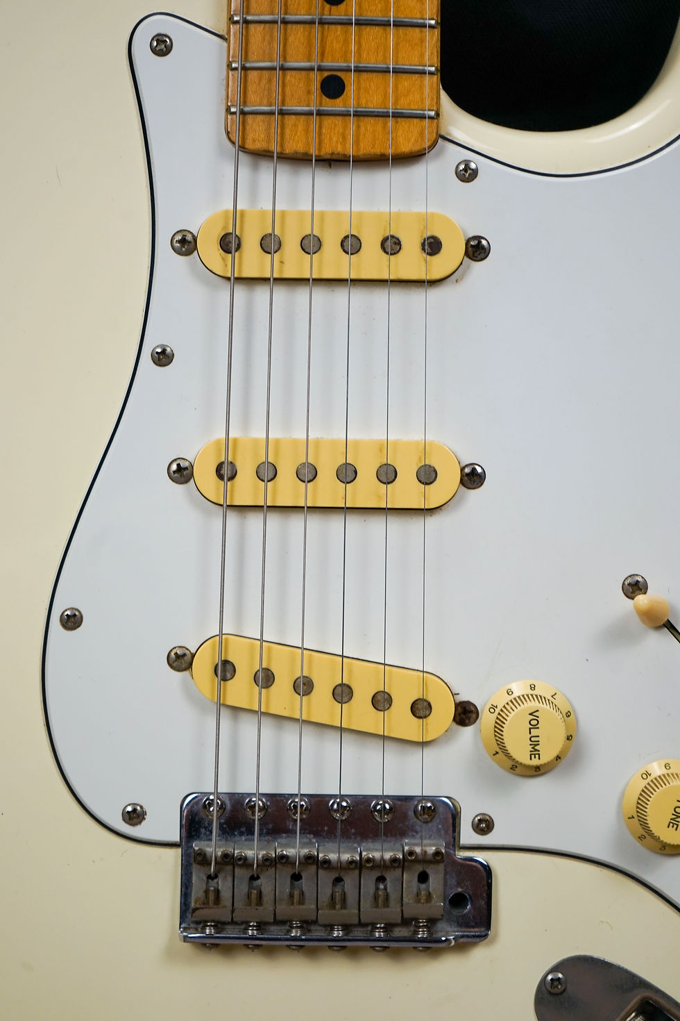 Thumbnail: 1986 Squier Japan 'E Series' Stratocaster - Olympic White w/ Original Gig Bag