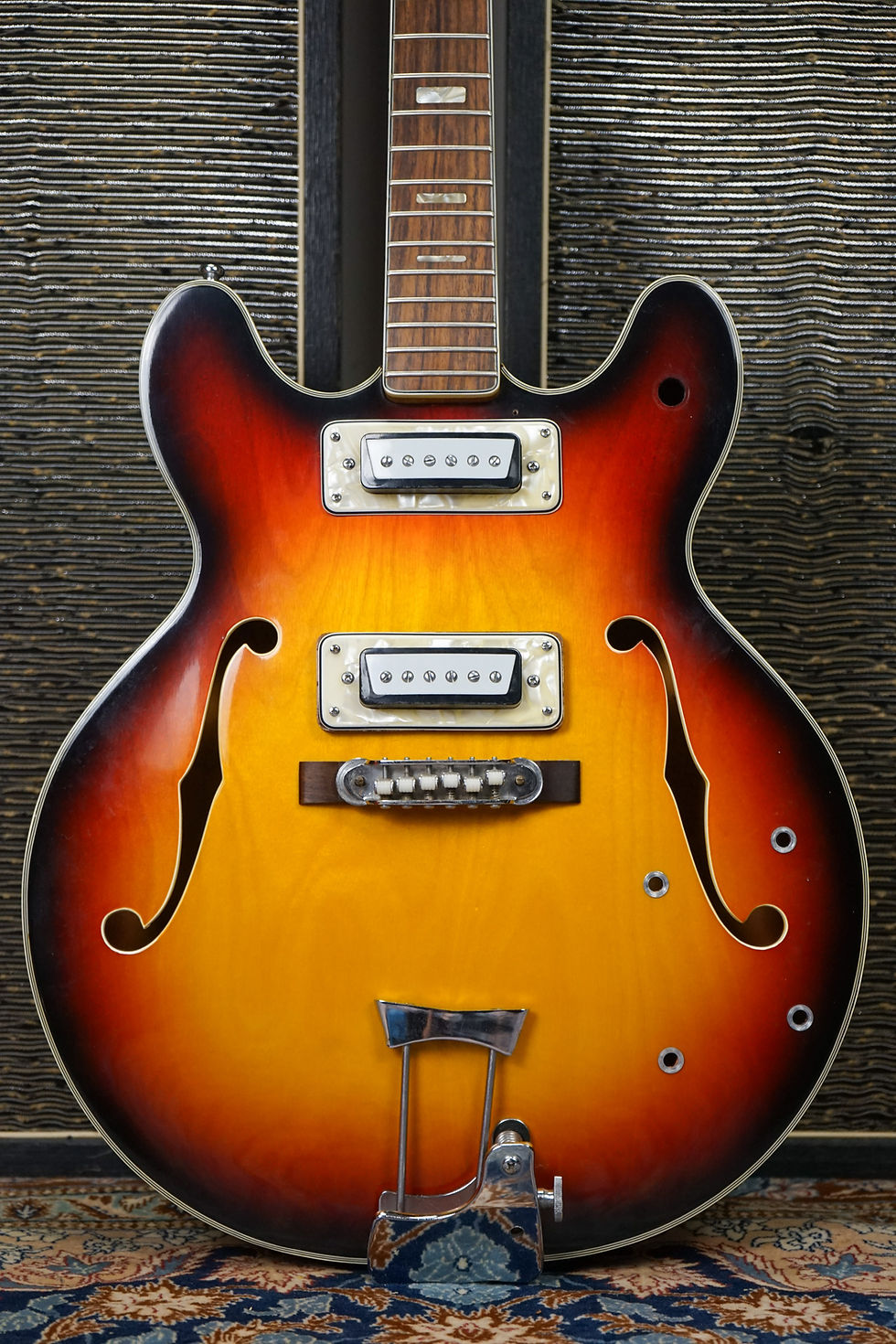 Thumbnail: Commodore / Univox / Antoria Japan 1970s Hollowbody Electric Guitar - Sunburst