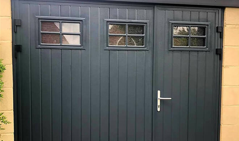 side-hinge-traditional