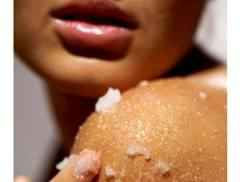 HOW TO MAKE A SUGAR SCRUB!