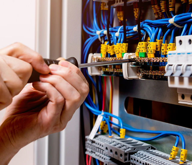 Profesjonalne instalacje elektryczne - montaż, usługi oraz naprawy Szczecin  - Elnetz