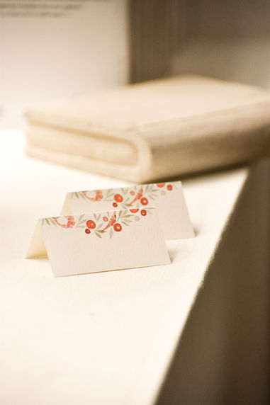 Faire-part de mariage réalisé à la main par Leauvive Papeterie sur un papier blanc naturel à l'aquarelle.