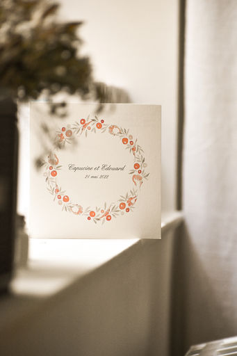 Faire-part de mariage réalisé à la main par Leauvive Papeterie sur un papier blanc naturel à l'aquarelle.