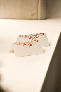 Faire-part de mariage réalisé à la main par Leauvive Papeterie sur un papier blanc naturel à l'aquarelle.