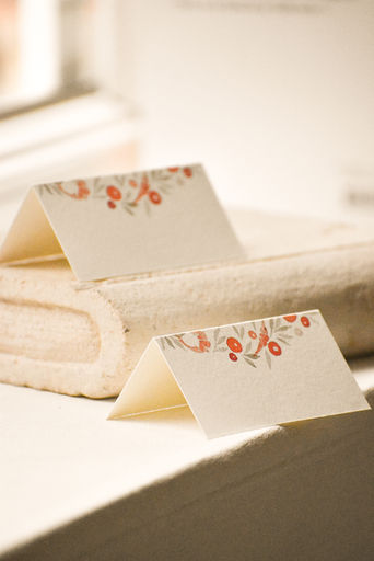 Faire-part de mariage réalisé à la main par Leauvive Papeterie sur un papier blanc naturel à l'aquarelle.