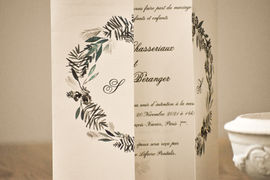 Faire-part de mariage réalisé à la main par Leauvive Papeterie sur un papier blanc naturel de qualité.