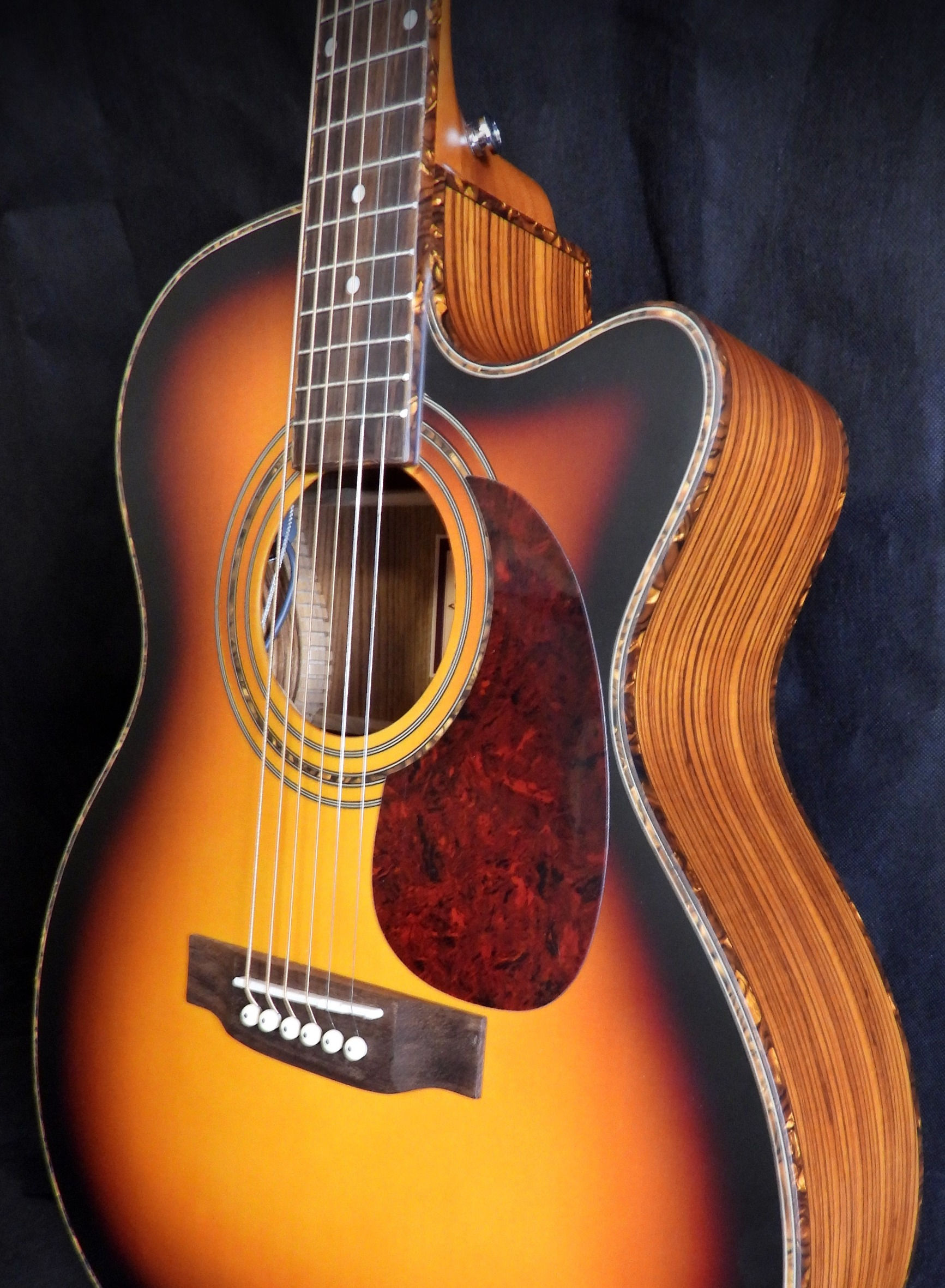 FALTD 24SB No eq -Om Body Cutaway Sunburst Acoustic